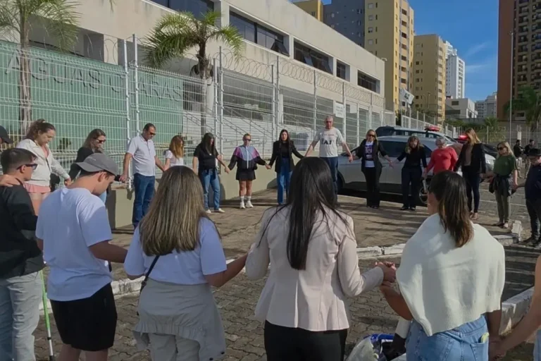 Pedro Turra Comparece a Audiência Sob Fortes Protestos em Águas Claras