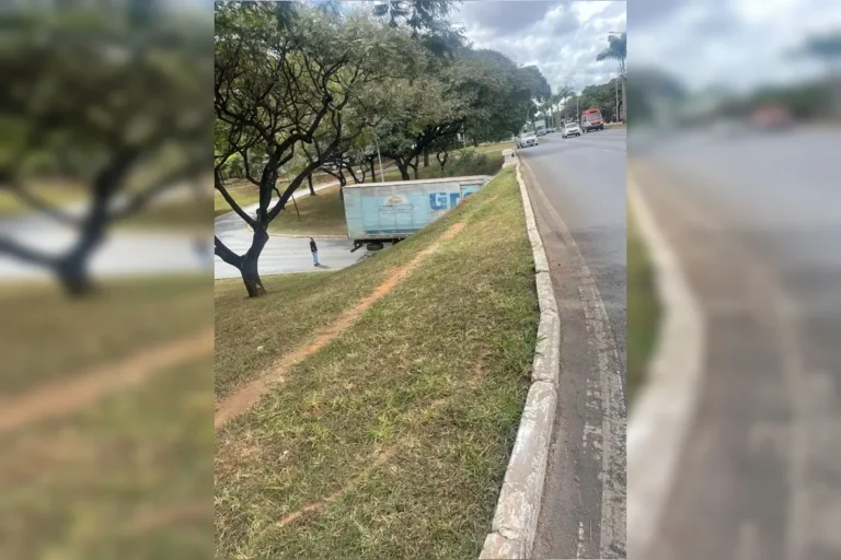 Caminhão Fica “Entalado” em Tesourinha na Asa Sul